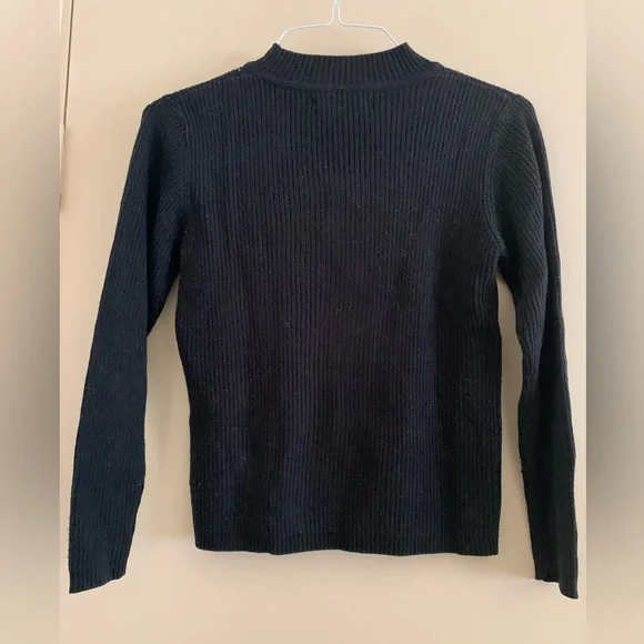 💕Clearance💕 Black Sweater Size M - Picture 2 of 6